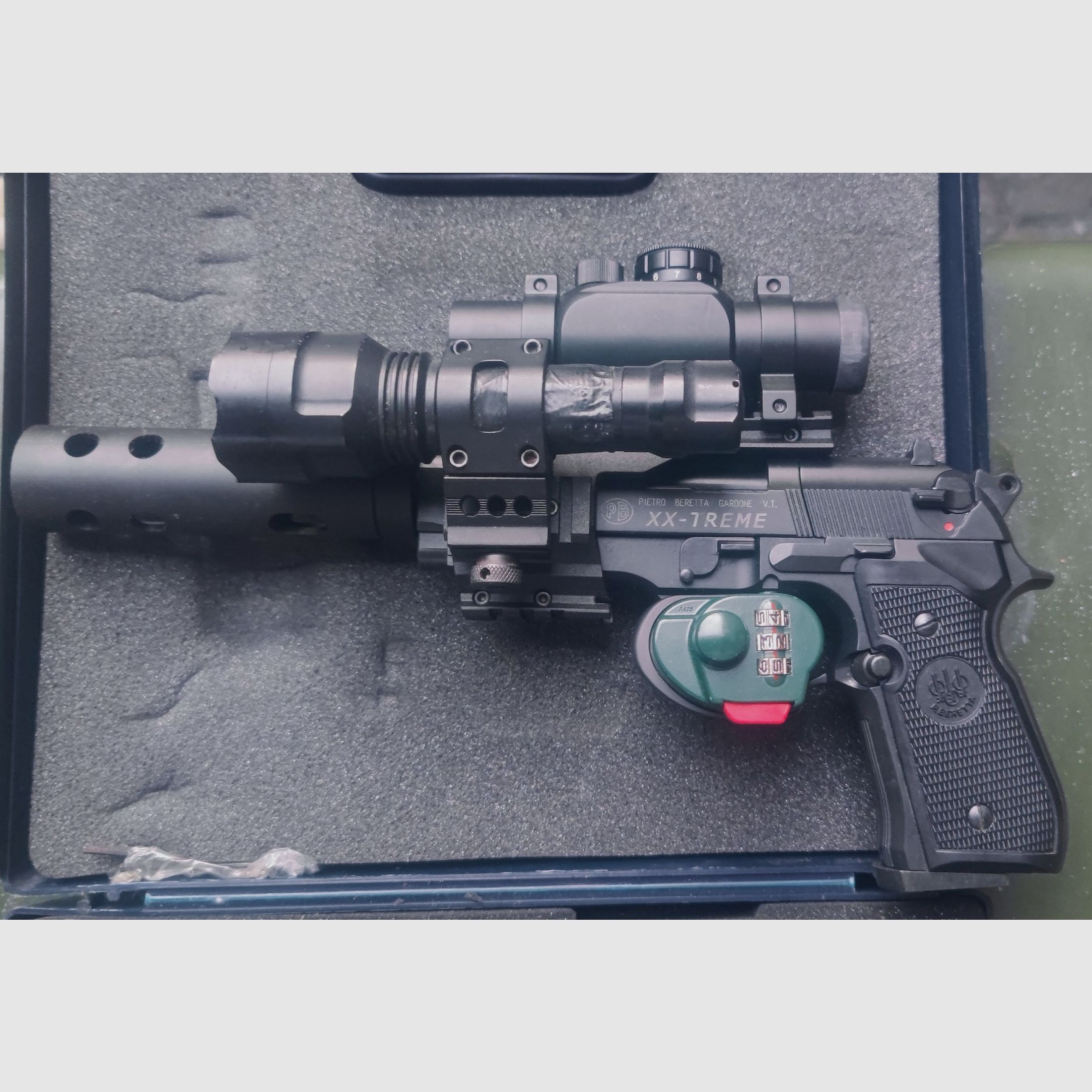 Beretta 92 FS XX-TREME CO2  mit Xtreme viel Zubehör 