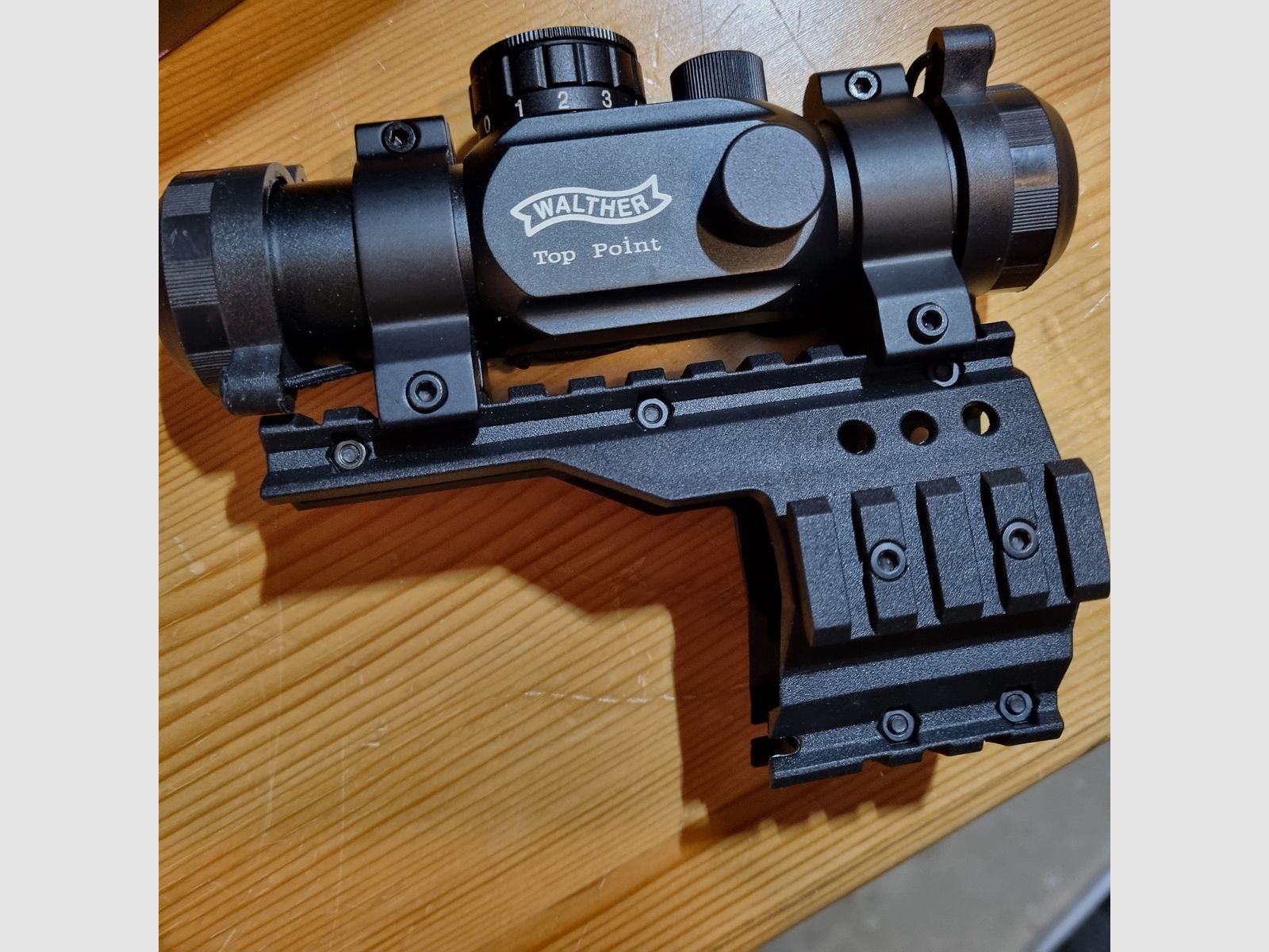 Walther Top Point mit Aufsatz für Walther Nighthawk CO2 Pistole