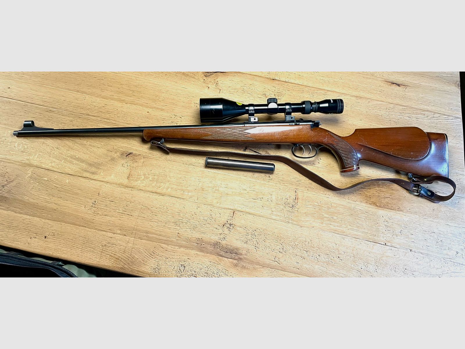 Repetierbüchse Anschütz Mod. 1422 mit Dt. Stecher inkl. ZF Tasco 4-12x56 und Schalldämpfer