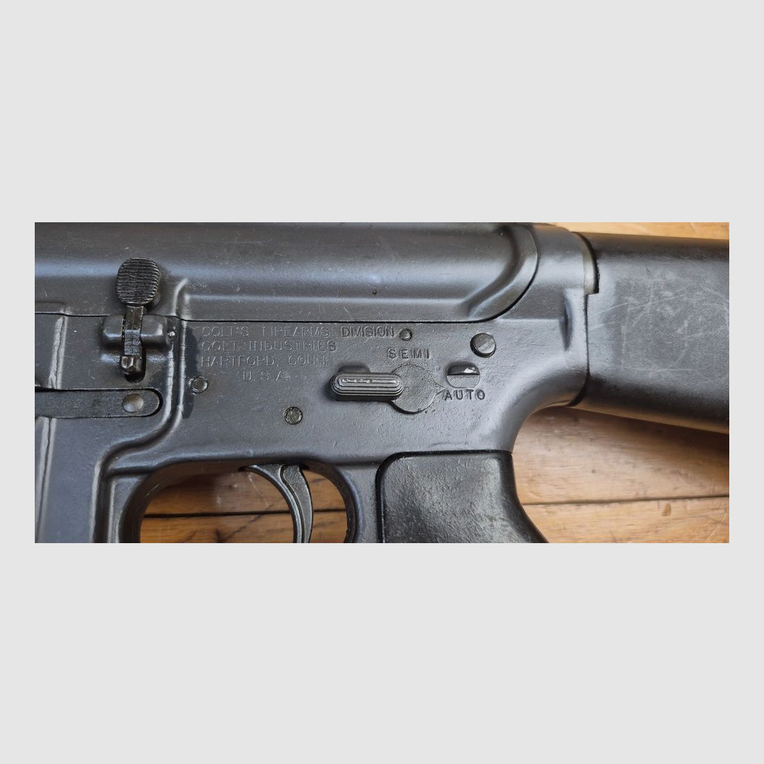 Prächtige und seltene M16 A1 Repetierbüchse – Regulierungswaffe „US Government Property“ – Colt-Fertigung von 1973! – Vietnamkrieg-Ära – Kaliber 5,56 NATO – Mythische Waffe des 20. Jahrhunderts – Lauf und Mechanik perfekt – Ausgezeichneter ästhetischer Zustand – TBE++ – – Kategorie A2 – Export AUSSCHLIESSLICH, Bild 7 von 44