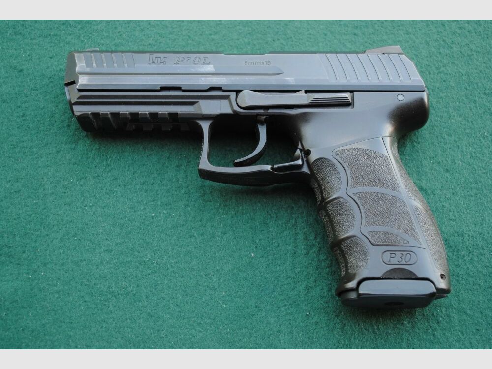 Heckler & Koch P 30L V1, police pistol, complete accessories including holster