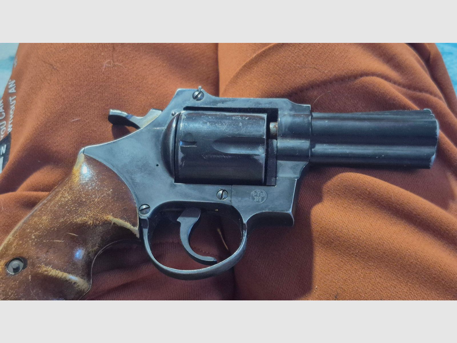 ME 453 kal. Rewolwer z śladami użytkowania