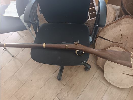 Perdesoli Gewehr 58   Ardessa Pistole 45  mit Zubehör