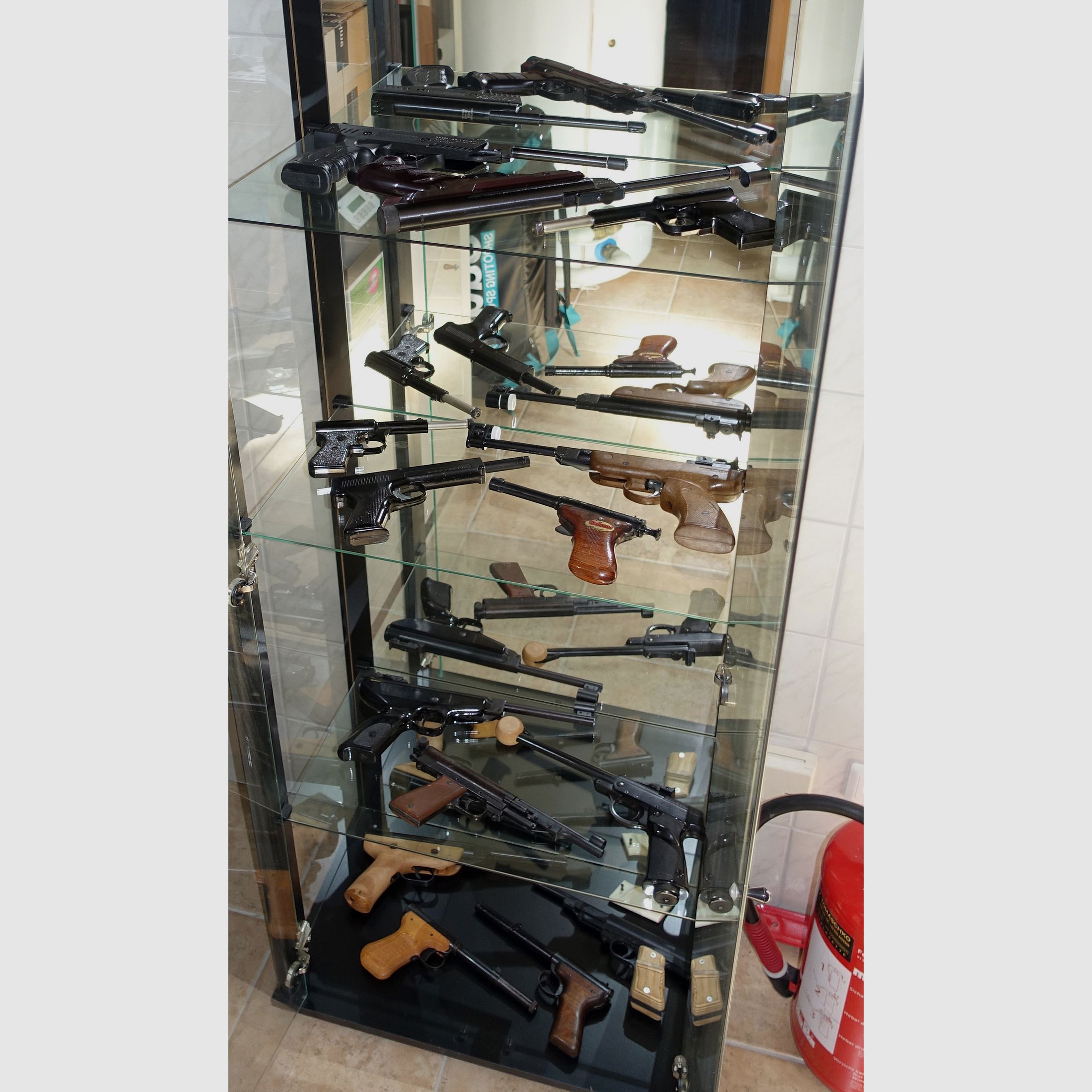 Luftpistolen Sammlung / 14 Stück / Walther Diana Umarex Lov Baikal Record usw.