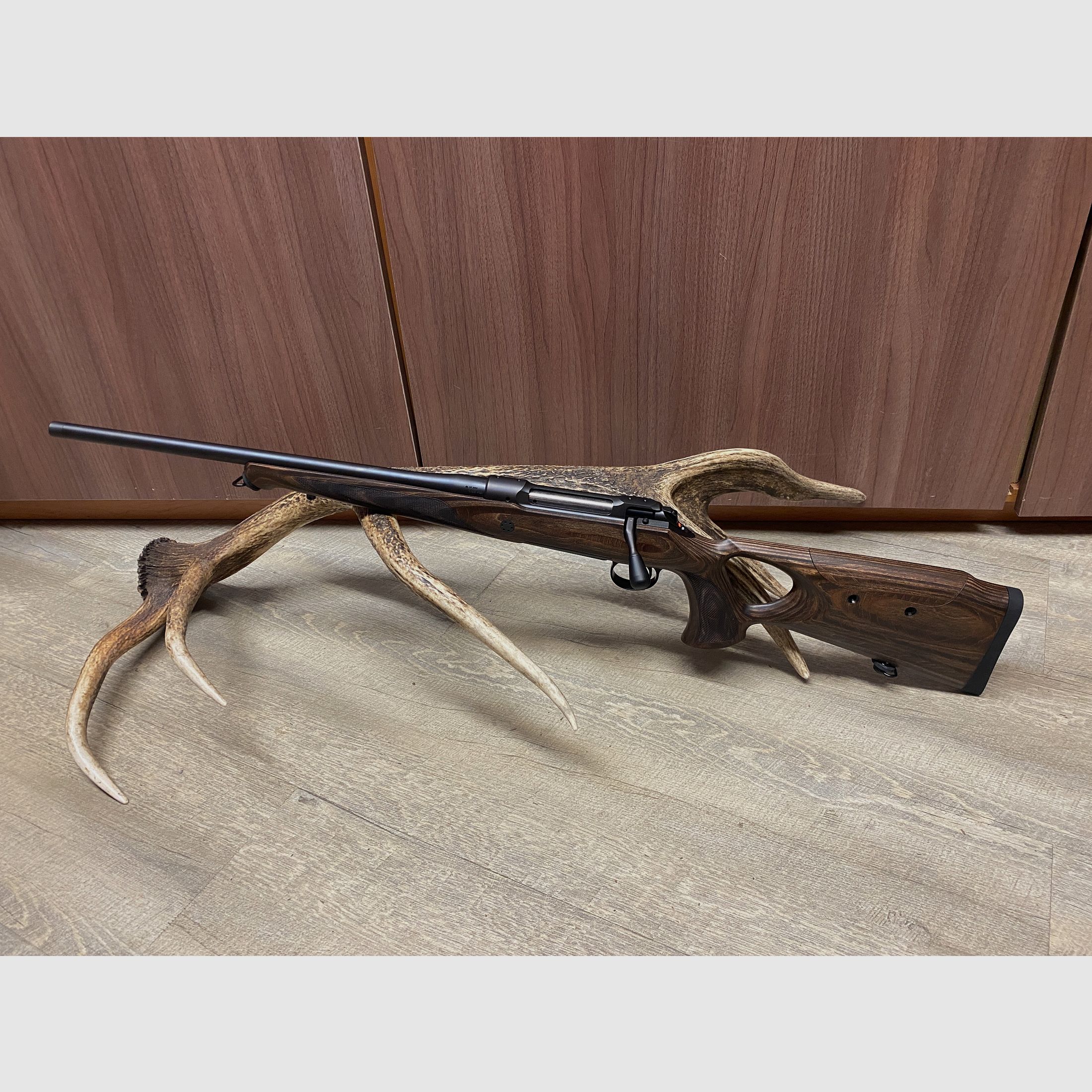 Sauer 101 GTI, Gauche