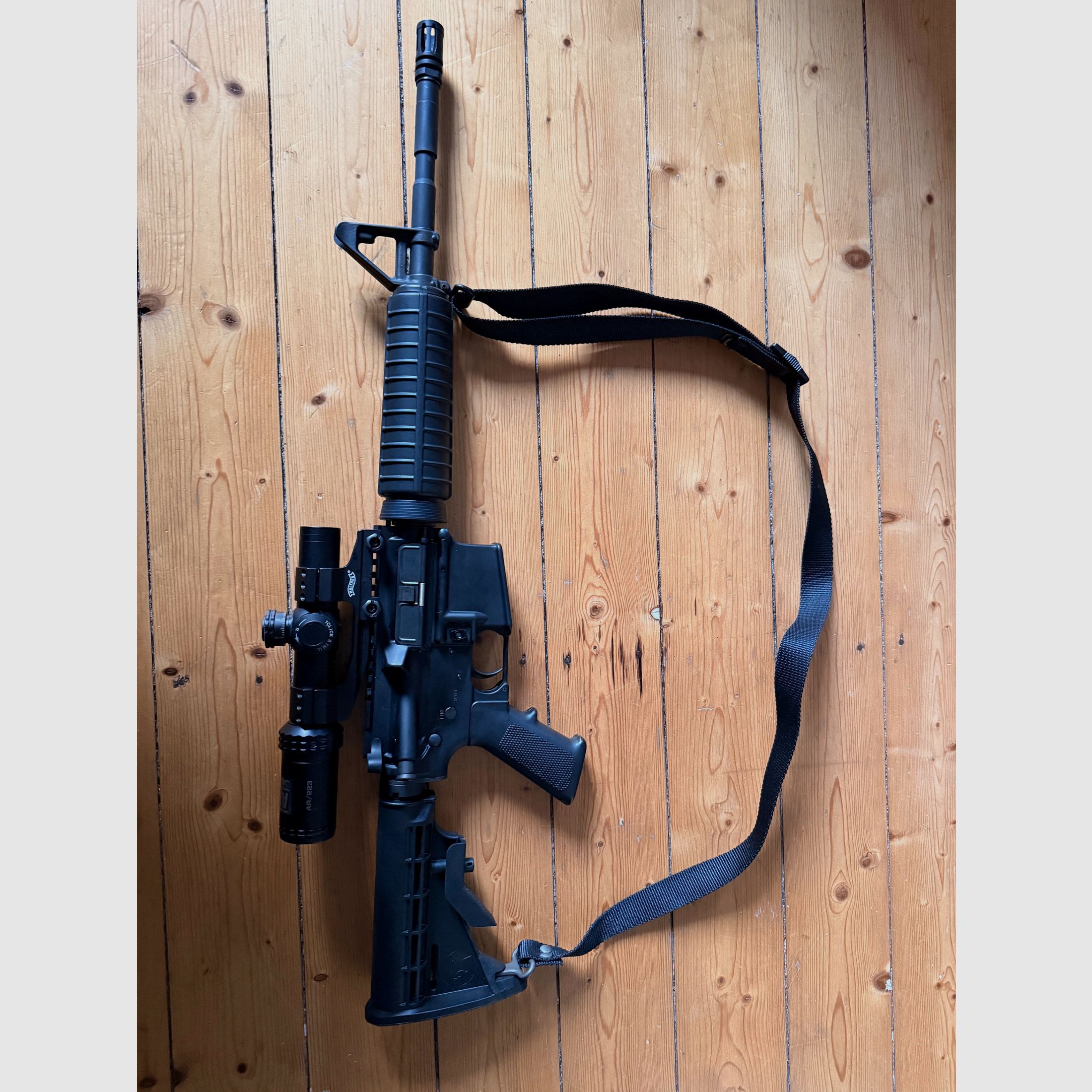 Sabre Defence Industries XR-15 con diseño AR Optics AR-15 en calibre .223 Rem, imagen 3 de 4