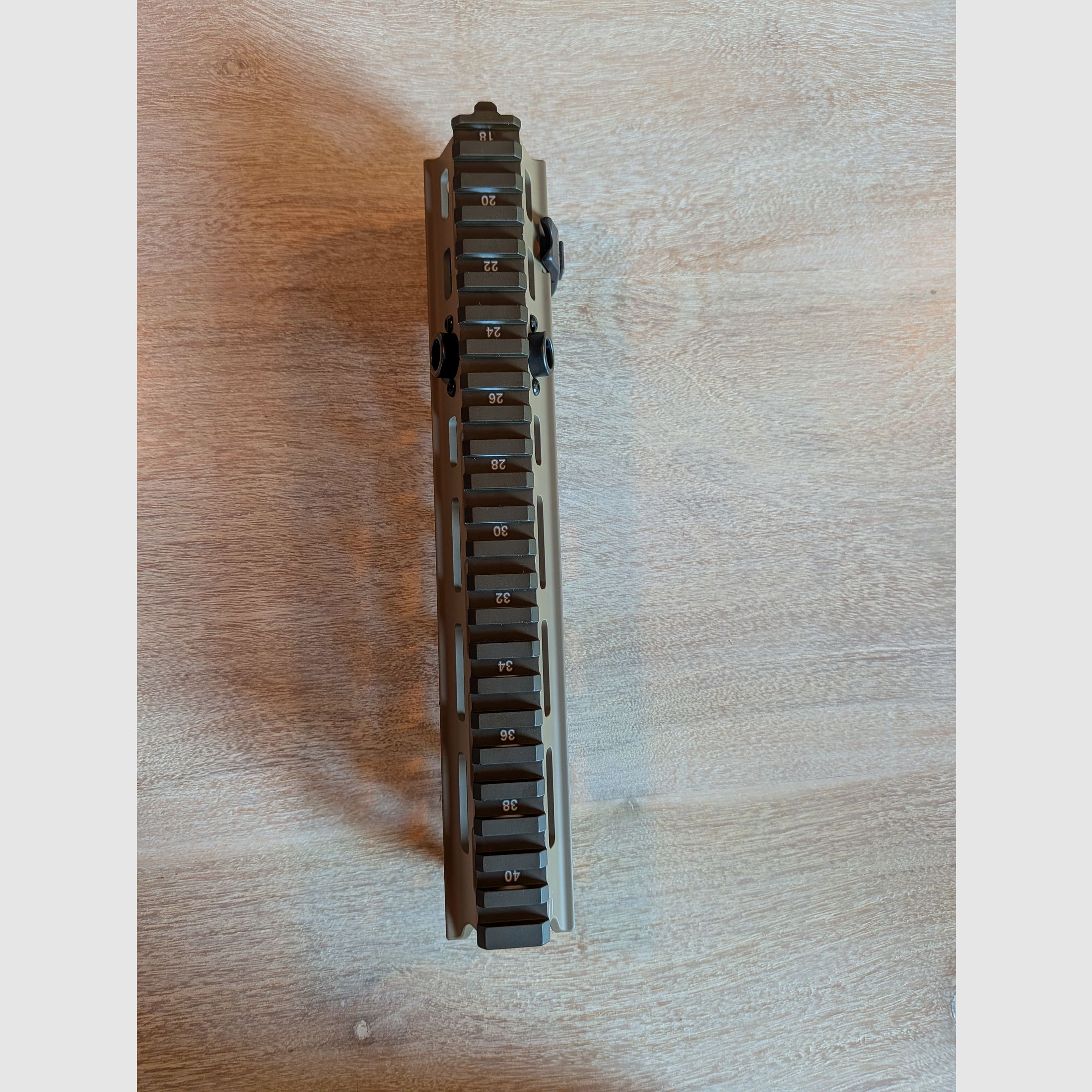 Heckler & Koch M-LOK handguard z szybkim mocowaniem do MR223 FDE, do lufy 11"/14,5"/16,5" (krótki handguard)