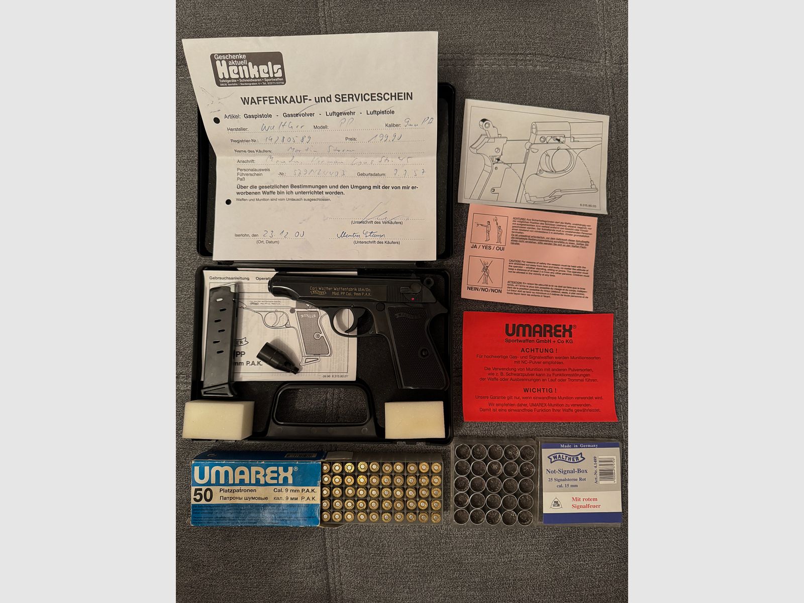 Blank pistol Walther PP (9mm P.A.K.) – Ultimate collector’s complete set with case, certificate, ammunition & pyrotechnic ammunition
