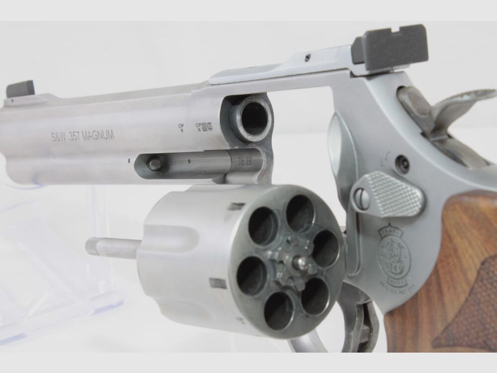 Smith & Wesson Revolver S&W Model 686-6 Targetl Champion - neuwertig
