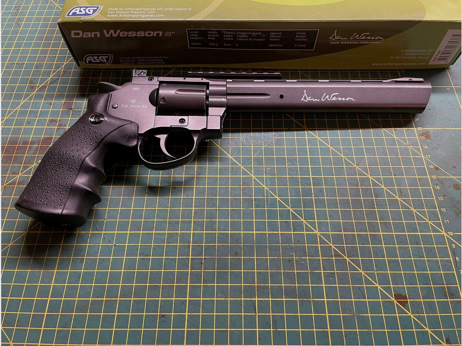 Revólver Dan Wesson 8" Co2 6mm BB