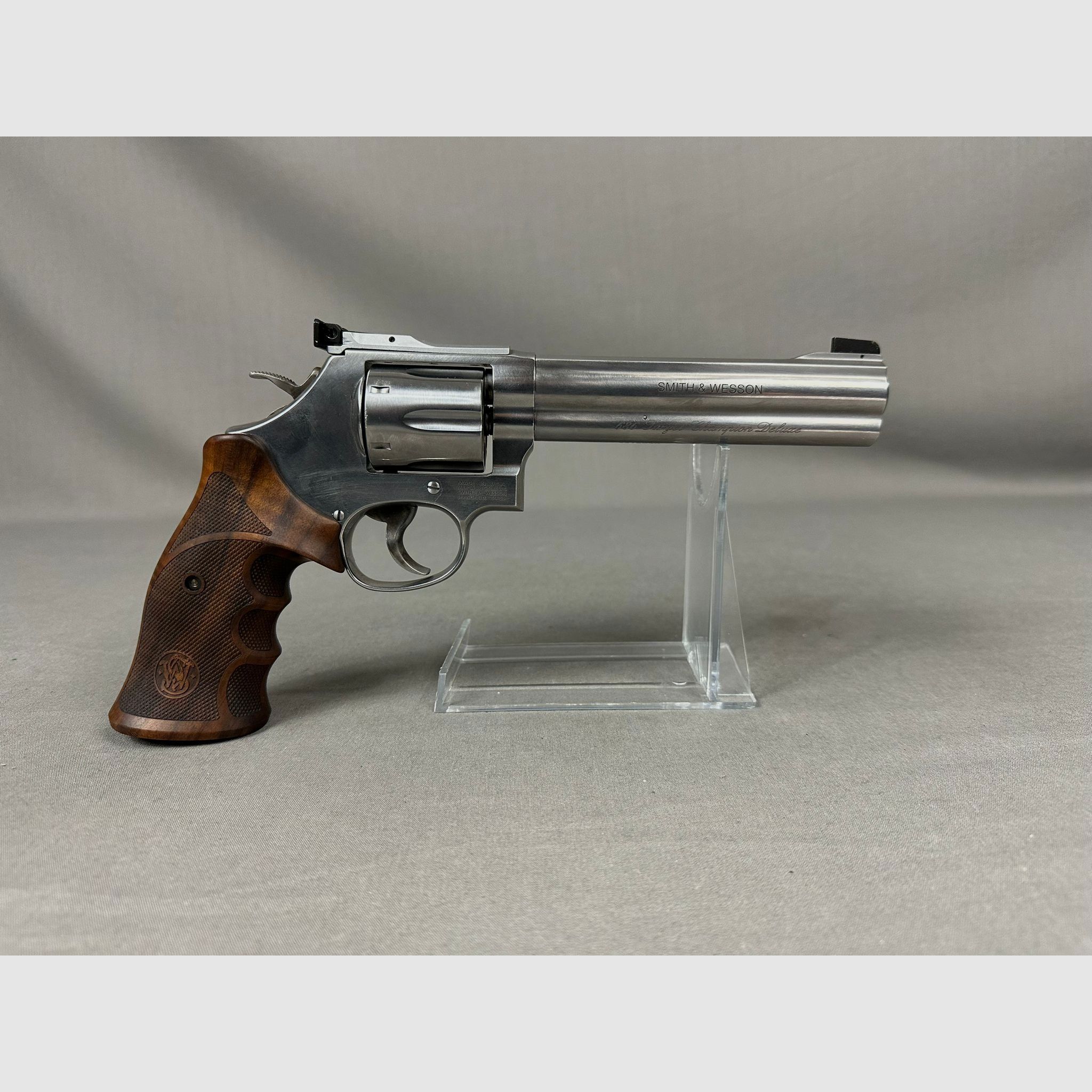 Smith & Wesson 686  Target Champion Deluxe