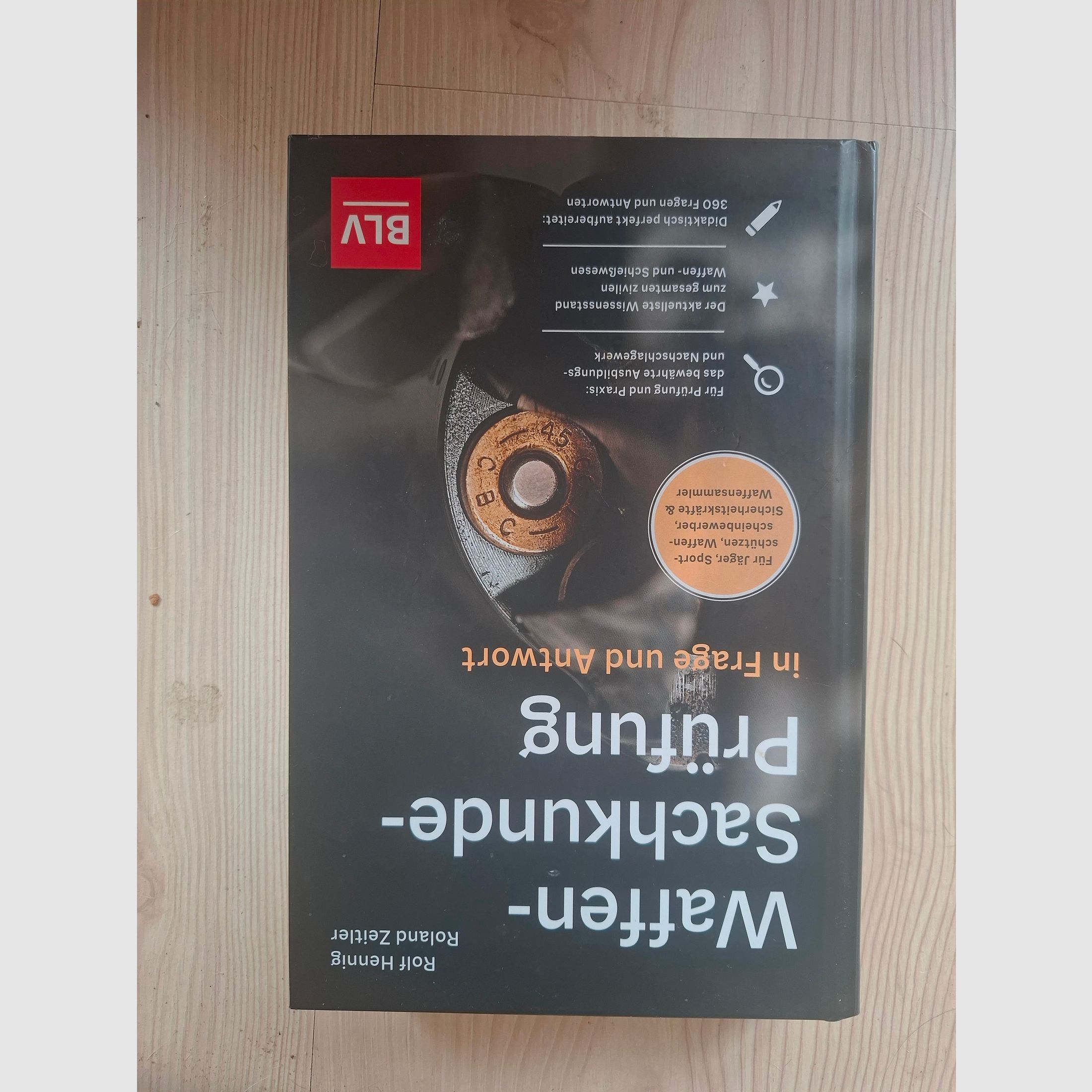 Konvolut aus verschiedenen Waffenbüchern