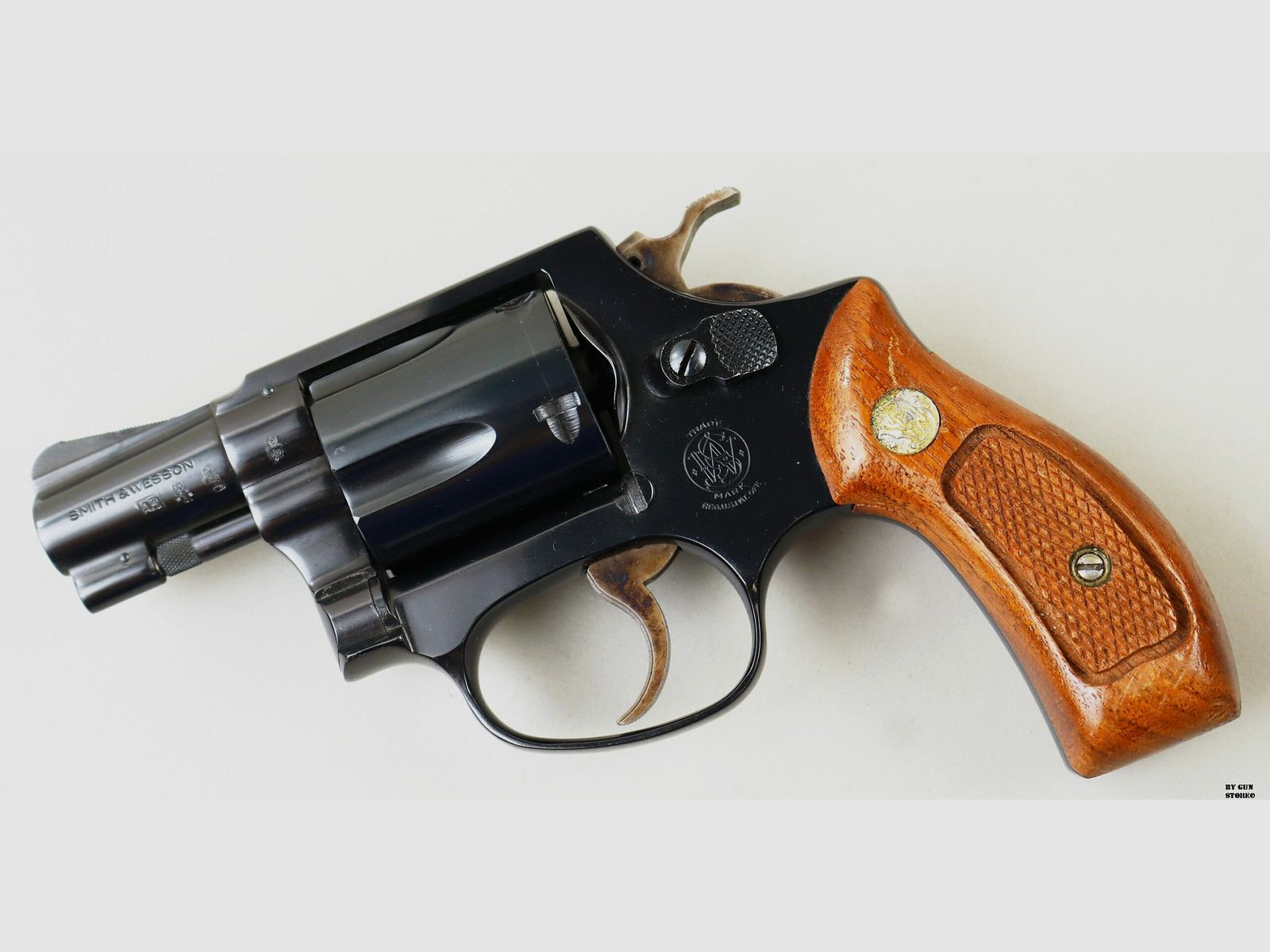 Revolver Smith & Wesson mod. 36 cal. 38 spec. matr. J450926, immagine 2 di 10