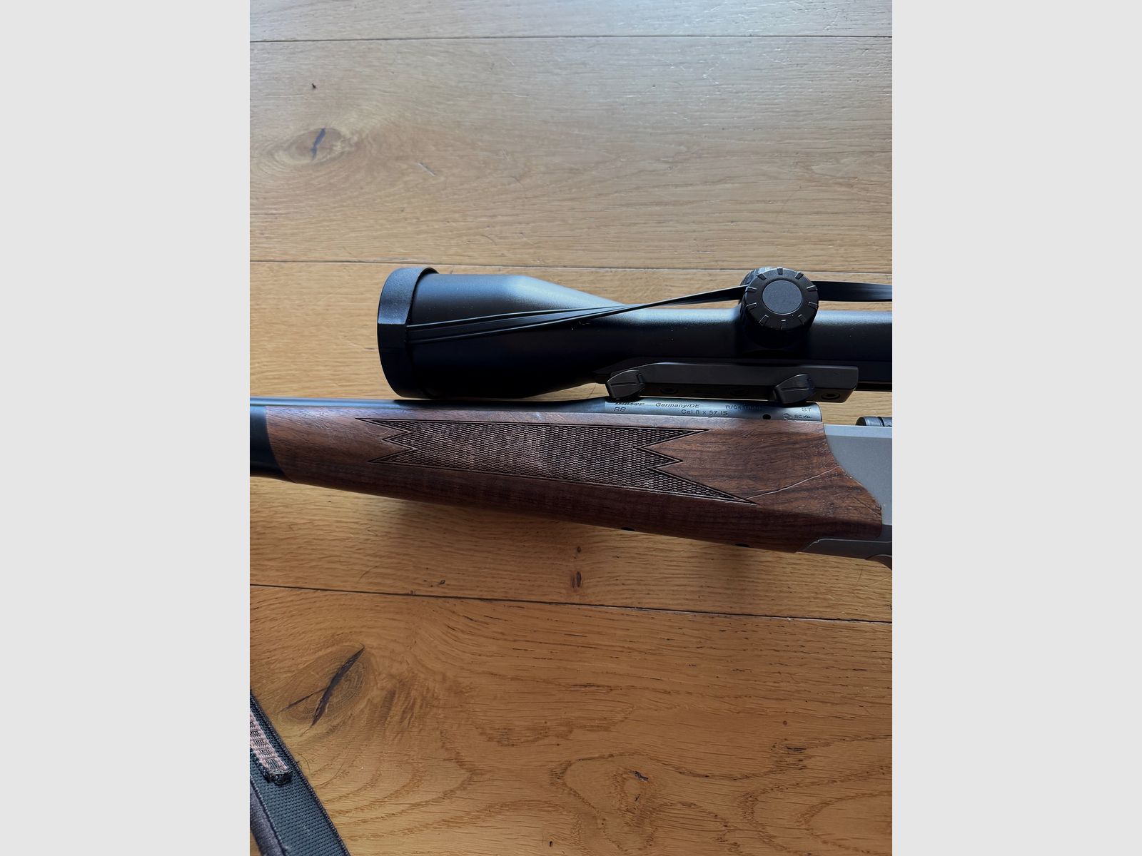Blaser R8 Standard mit Schalldämpfer von A-Tec
