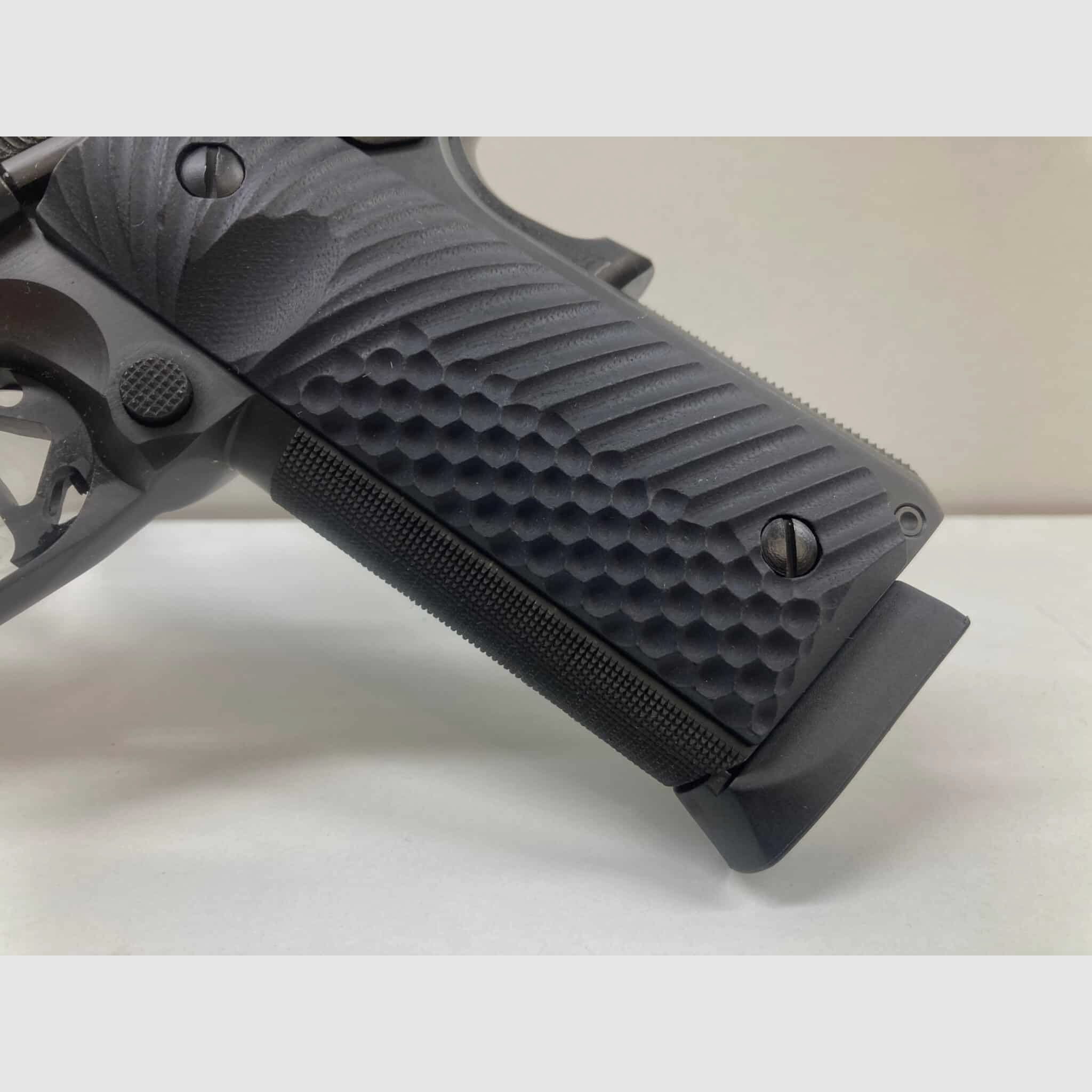 CHIAPPA 1911 Imperio Negro 5″ | 9mm Luger