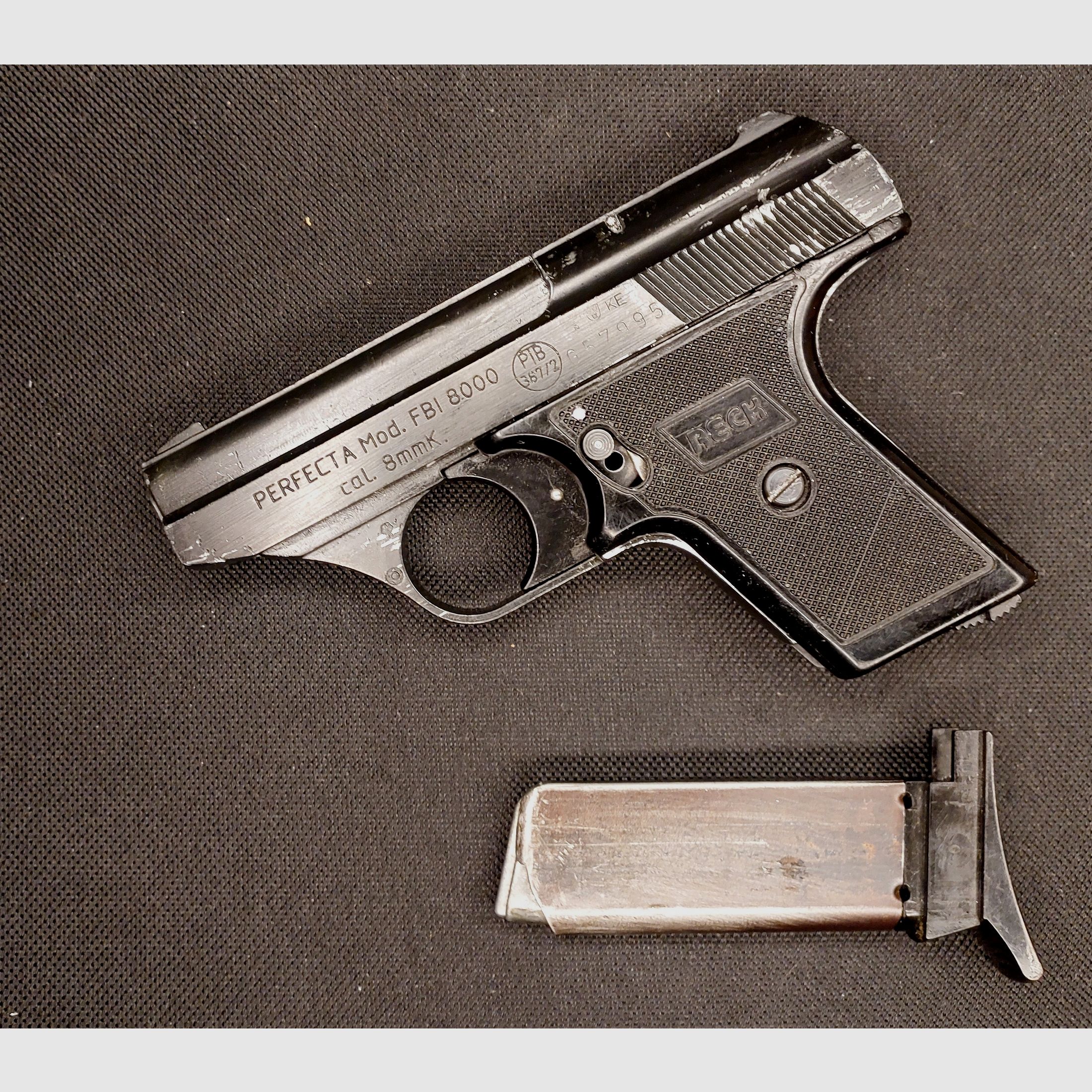 Perfecta FBI 8000 (PTB 387) z kaburą na ramię