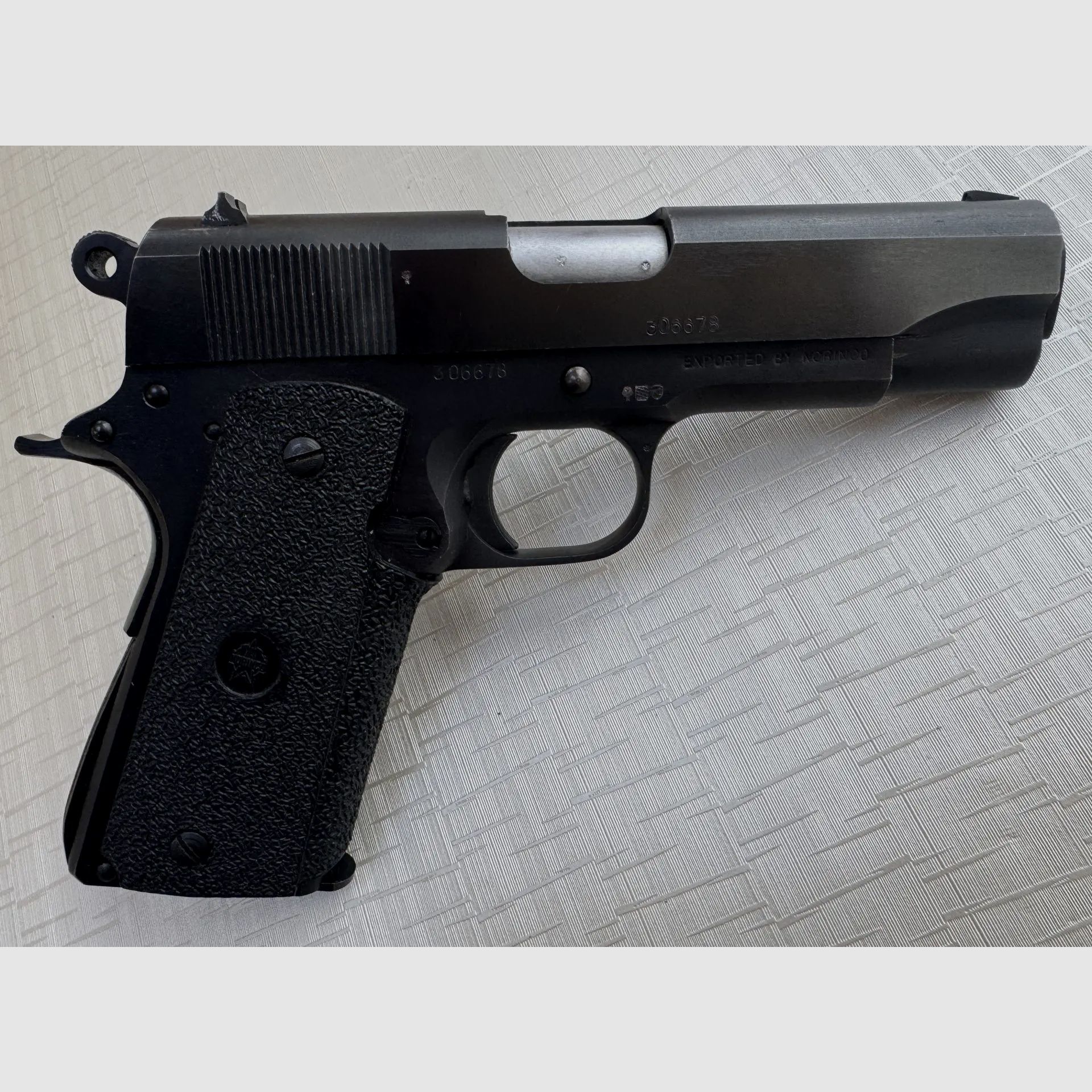 Pistole Norinco Modell 1911 A1 Nachbau der Colt Combat Commander – Kaliber .45 ACP