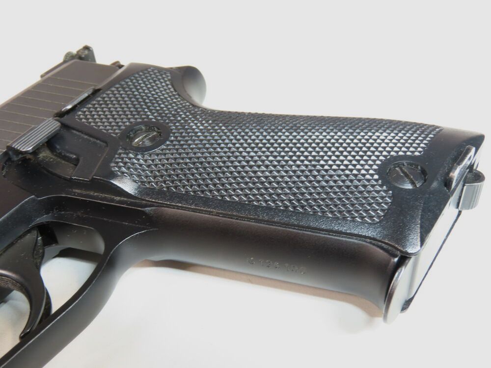 Bella SIG - Sauer P220 con mirino LPA