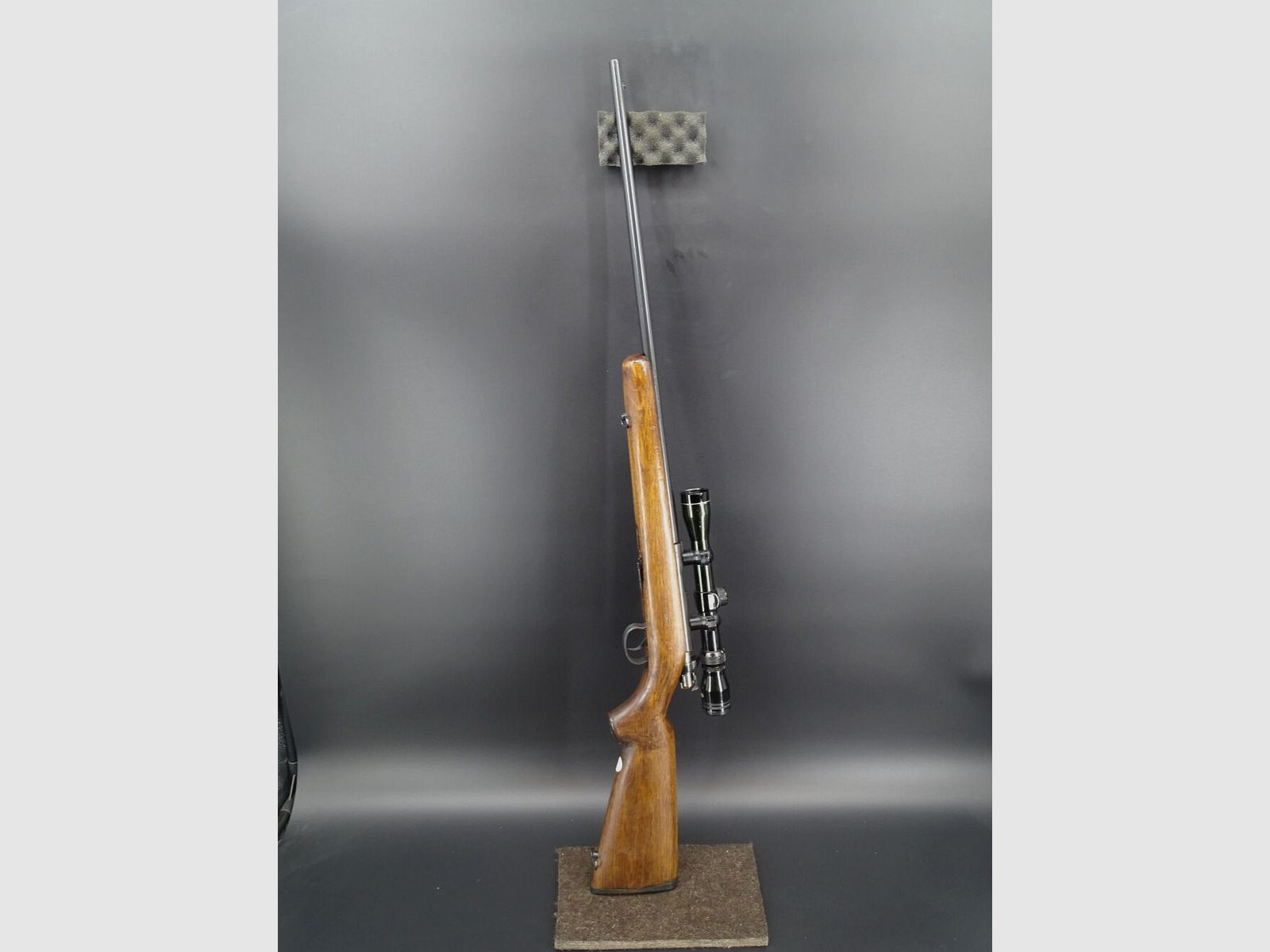 Norinco JW 12A kaliber .22lr met ZF Tasco JW 12A