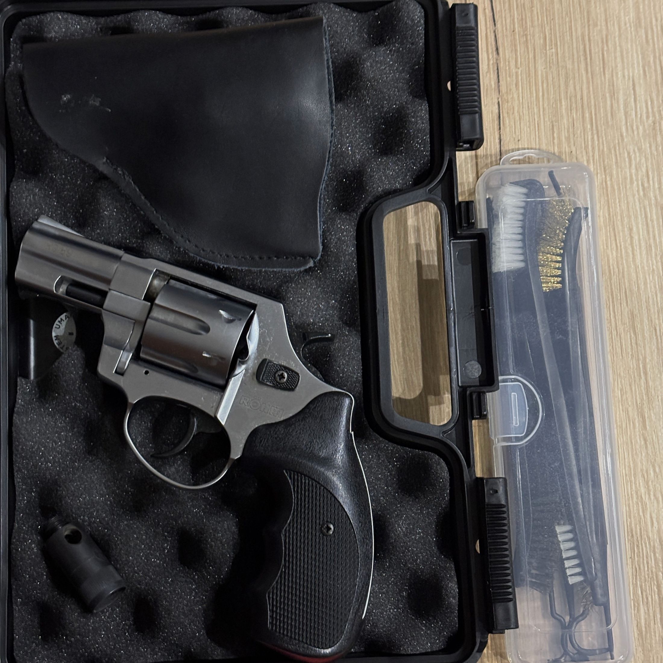 Revolver à blanc Röhm RG 89 en ensemble complet ! 123 coups )mm / 17x poivre 9mm / 7x Flash Defence 9mm / étui