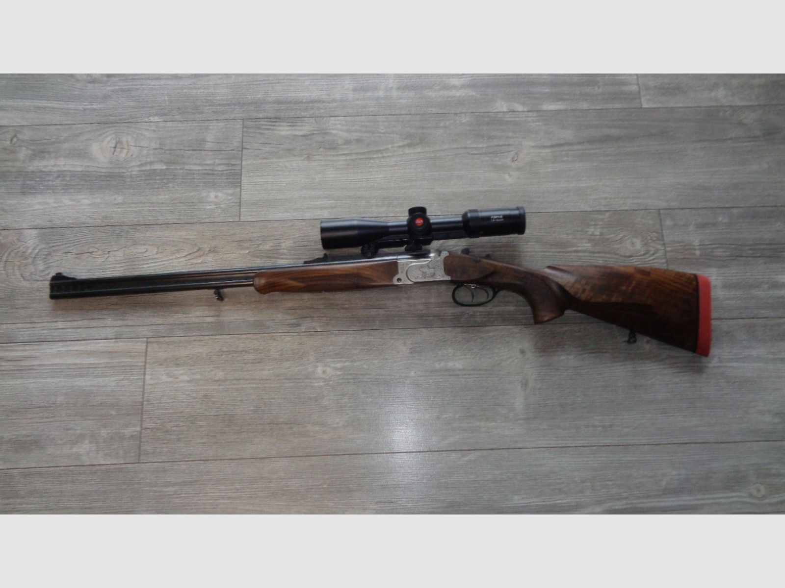 Krieghoff Ultra Bockdoppelbüchse (BDB) dubbelloops kogelgeweer (DB) kaliber 9,3x74 R luxe incl. schwenkmontage en gemonteerde premium richtkijker Leica Fortis 6 1,8-12x42i, afbeelding 1 van 12