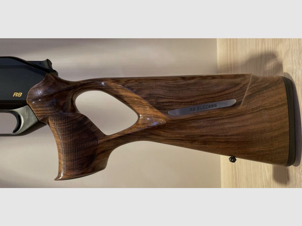 BLASER R8 SUKCES
