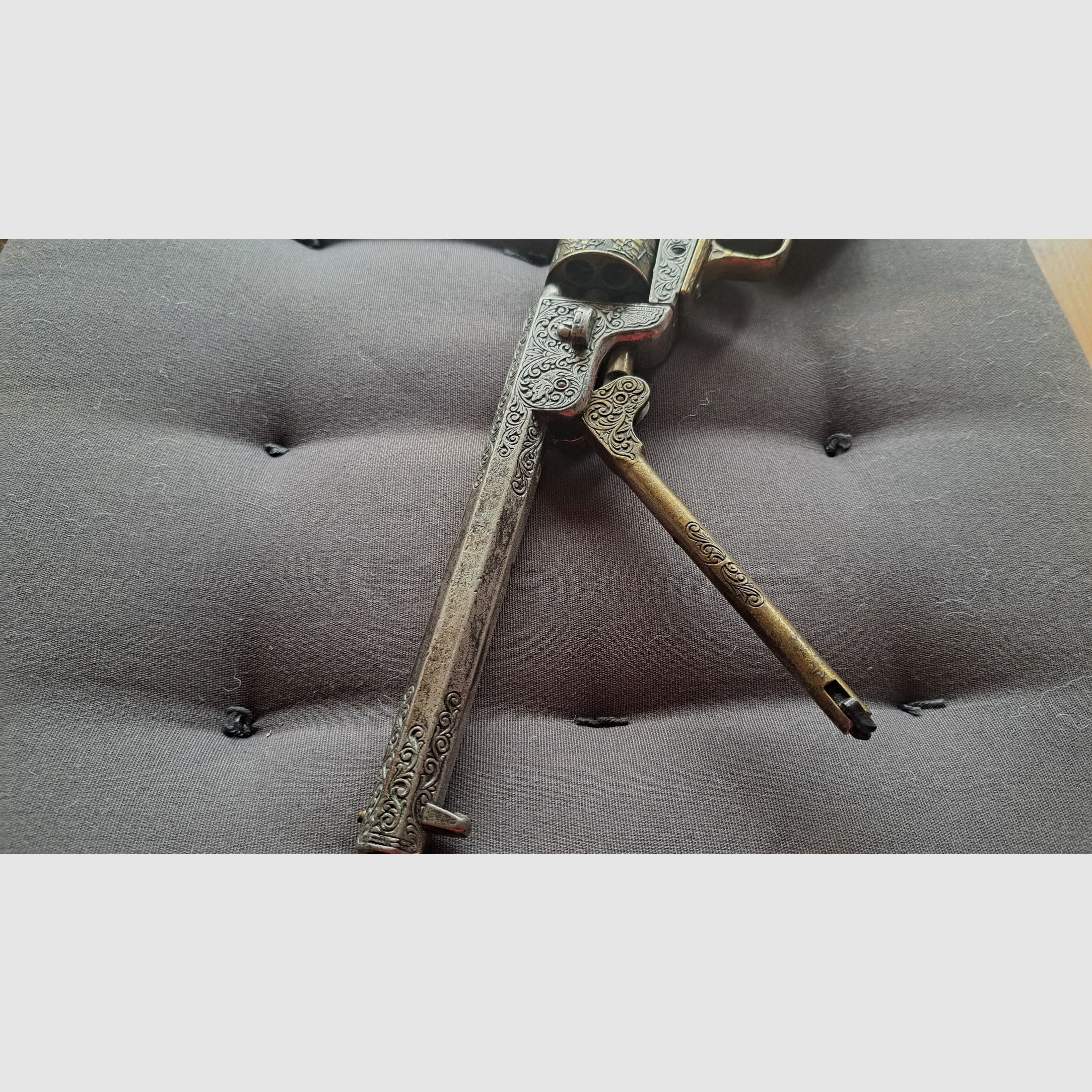 Deko Waffe Colt Model Navy 1851