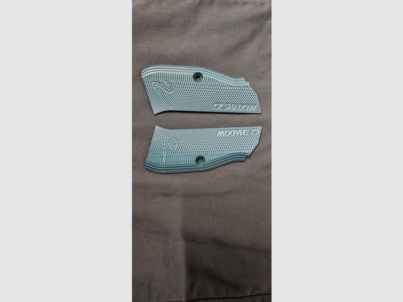 CZ Shadow 2 originale Alu Griffschalen