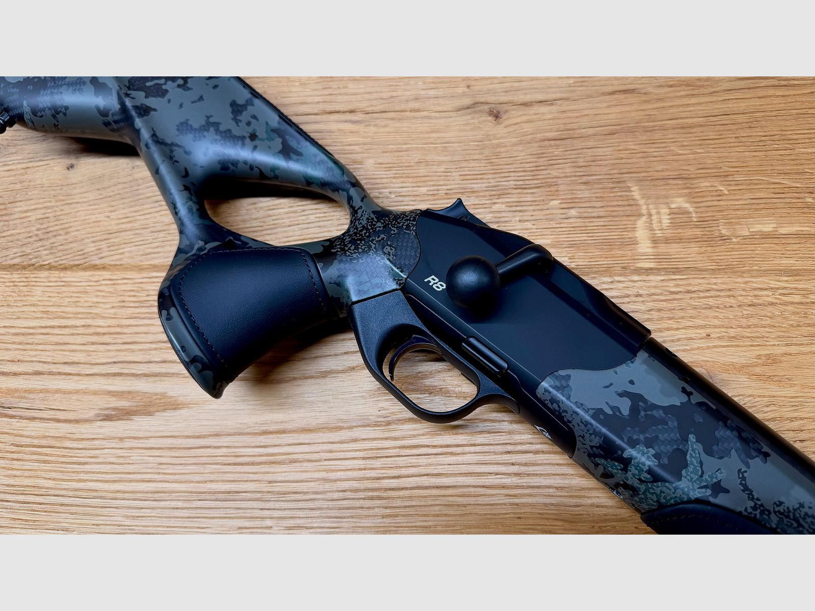 Blaser R8 Ultimate Carbon Huntec Camo arma completa / calibre seleccionable / logo plateado / Semi Weight