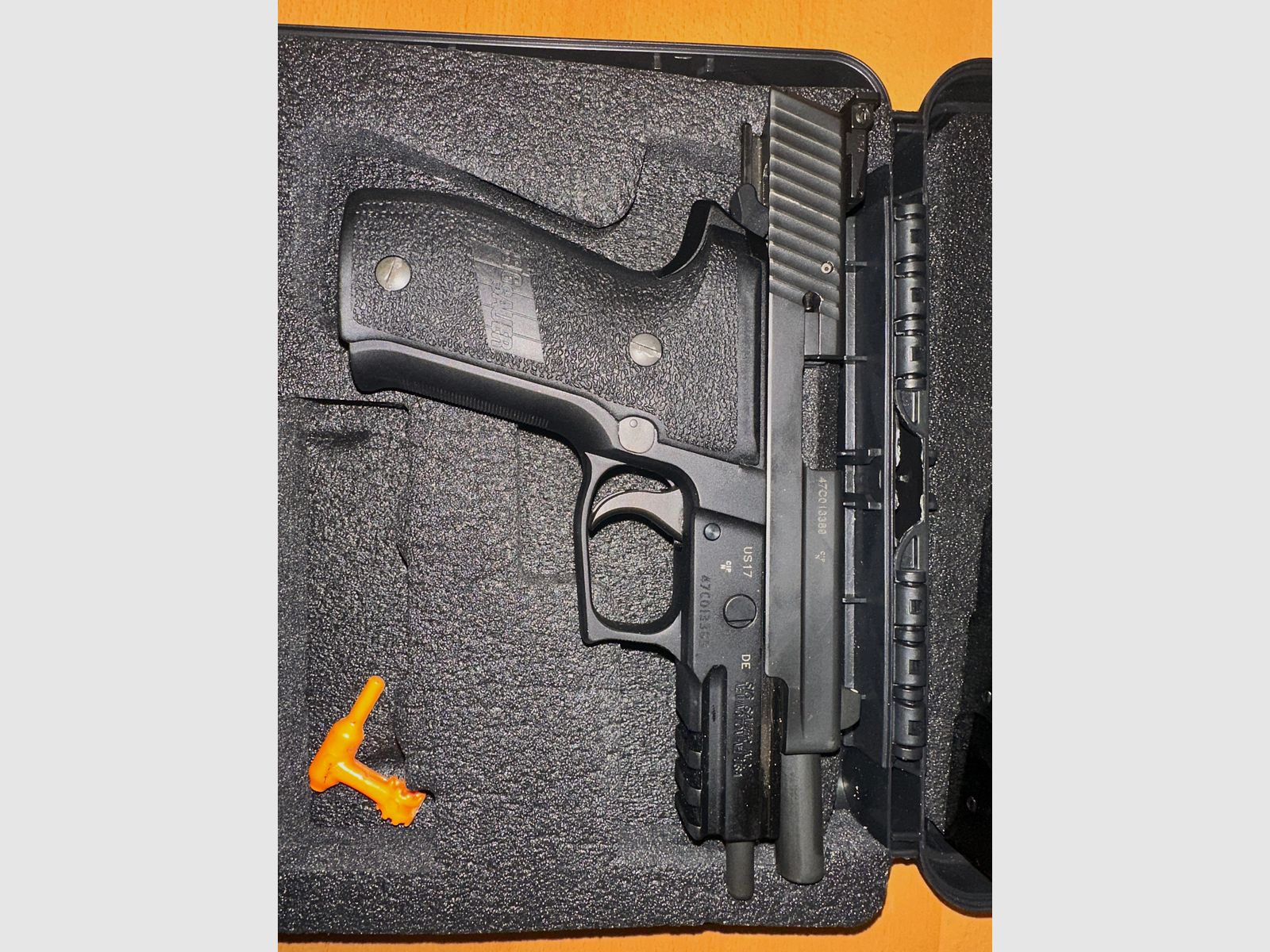  SIG Sauer Ha.Pistole 9mmLuger SIG Sauer P226  US Navy-SEALS  (9mmPara/9x19)  und HOLSTER