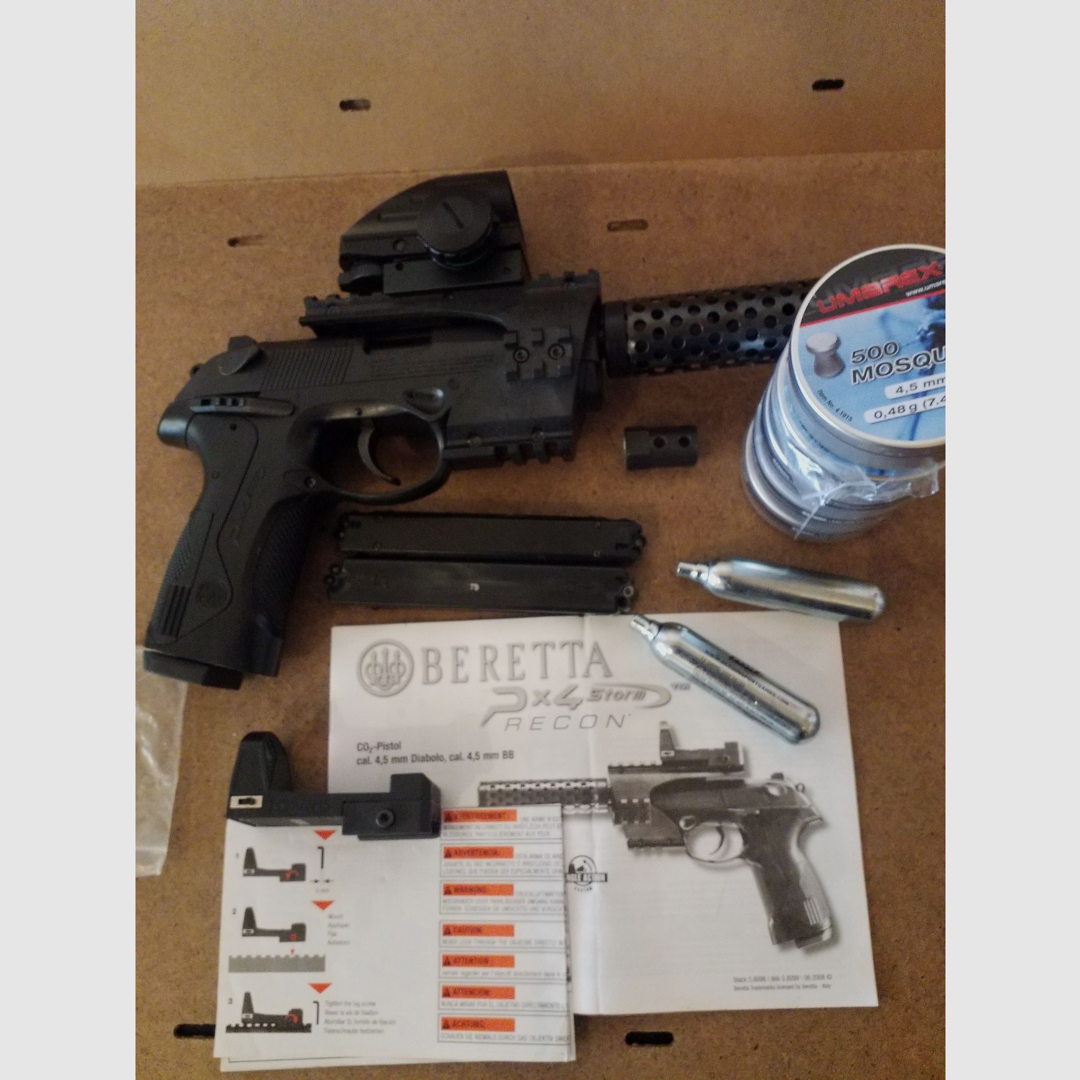 Vends Beretta PX 4 Storm 4,5mm CO2 140 m/s Diablo avec 2 chargeurs et munitions