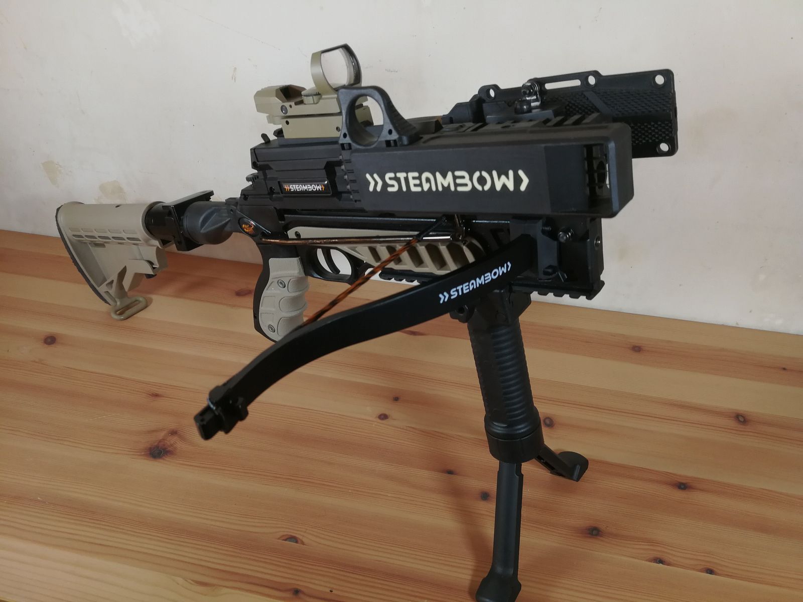 STEAMBOW AR-6 STINGER 2 AVEC BEAUCOUP D'ACCESSOIRES, POINT ROUGE, KIT DE COULEUR SABLE, BIPIED, CULASSE PLIANTE.