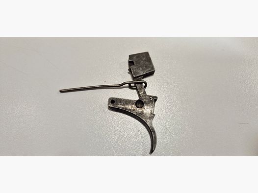 ÜBERLAPPENDER ABZUG UNBEKANNT