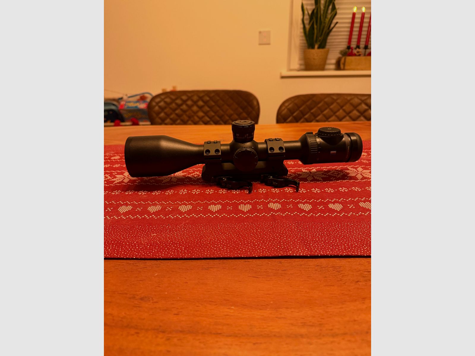 Zeiss V8 2,8–20x56 Zielfernrohr inkl. ERATAC Blockmontage – 1 Jahr alt