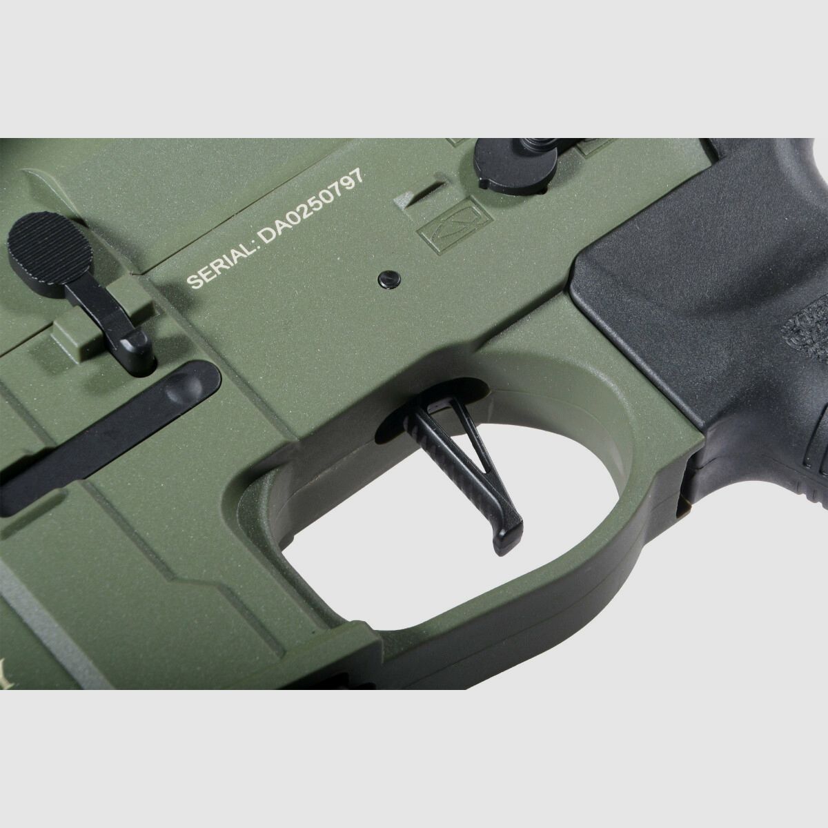 M4 AR15 M-LOK 10 Zoll CHARLIE Oliv S-AEG Airsoft Gewehr Frei ab 18 Jahren | Delta Armory