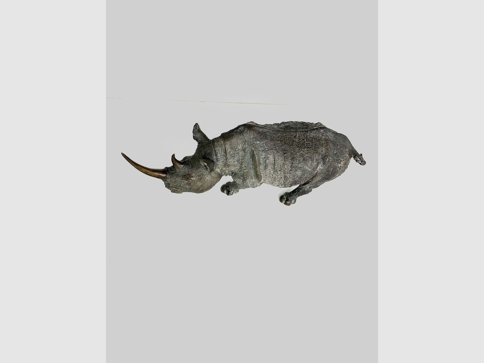 RHINO BRONZEN SCULPTUUR, afbeelding 3 van 5