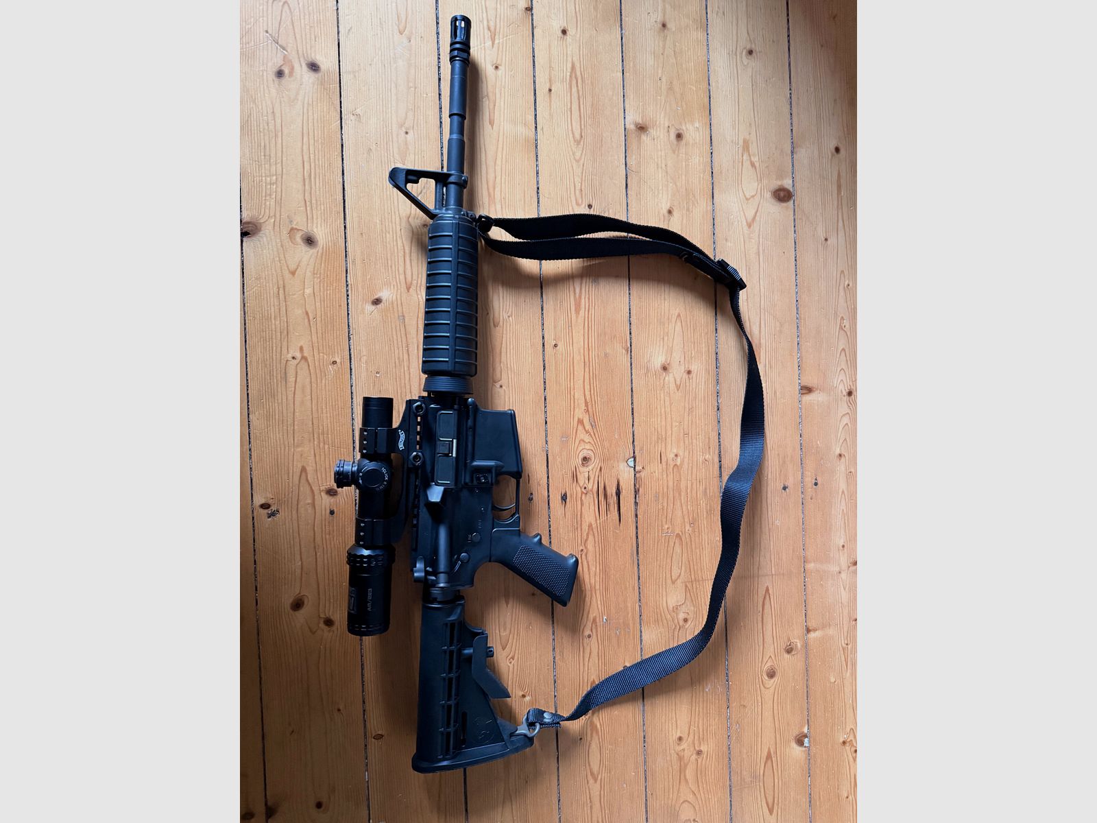 Sabre Defence Industries XR-15 con diseño AR Optics AR-15 en calibre .223 Rem, imagen 3 de 4