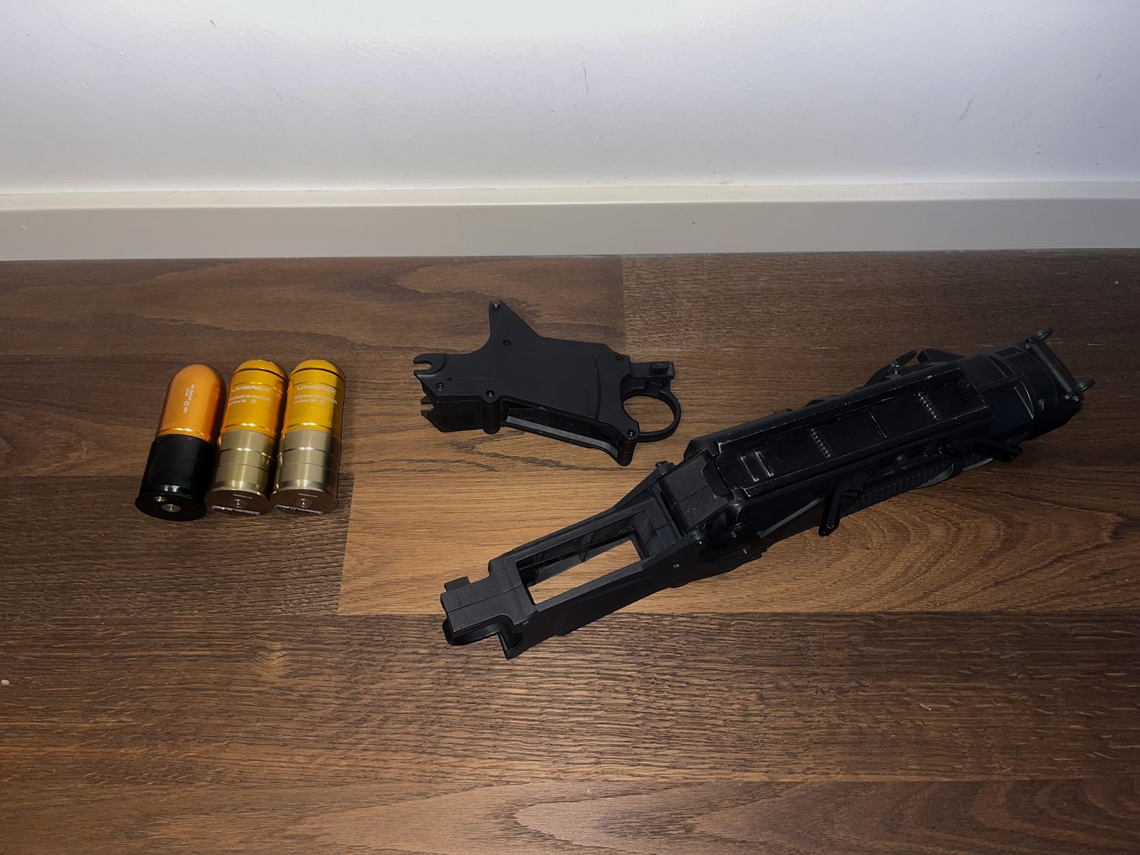 Tokyo Marui Scar-H mit Granatwerfer und passendem Zubehör
