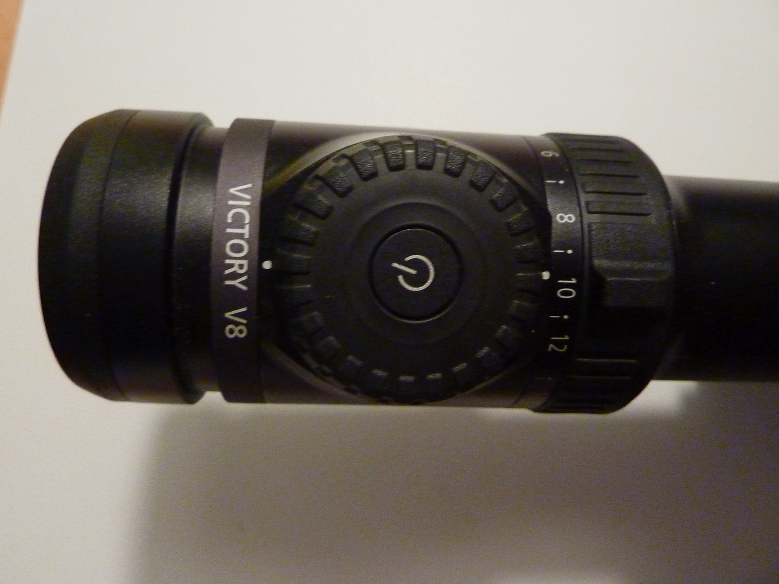 ZEISS VICTORY V8 telescopio 2.8-20x56 con ASV, reticolo illuminato 60 con montaggio a sella Blaser