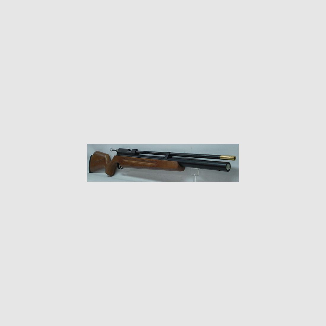 Rifle de aire InnoMar M10 PCP Cal. 4,50mm, Culata de madera
