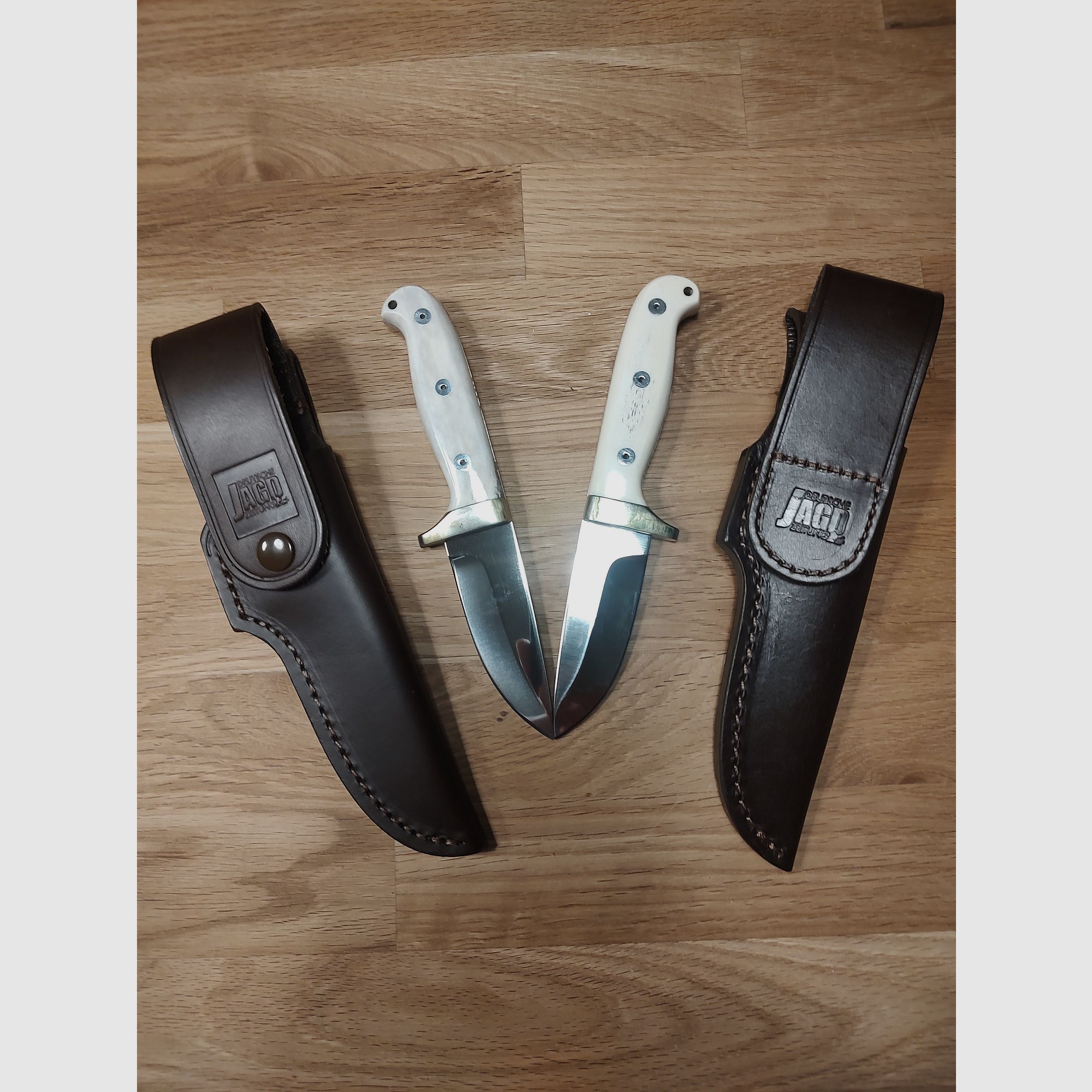 Hunting knife lot (like new), 20 knives + 2 free!