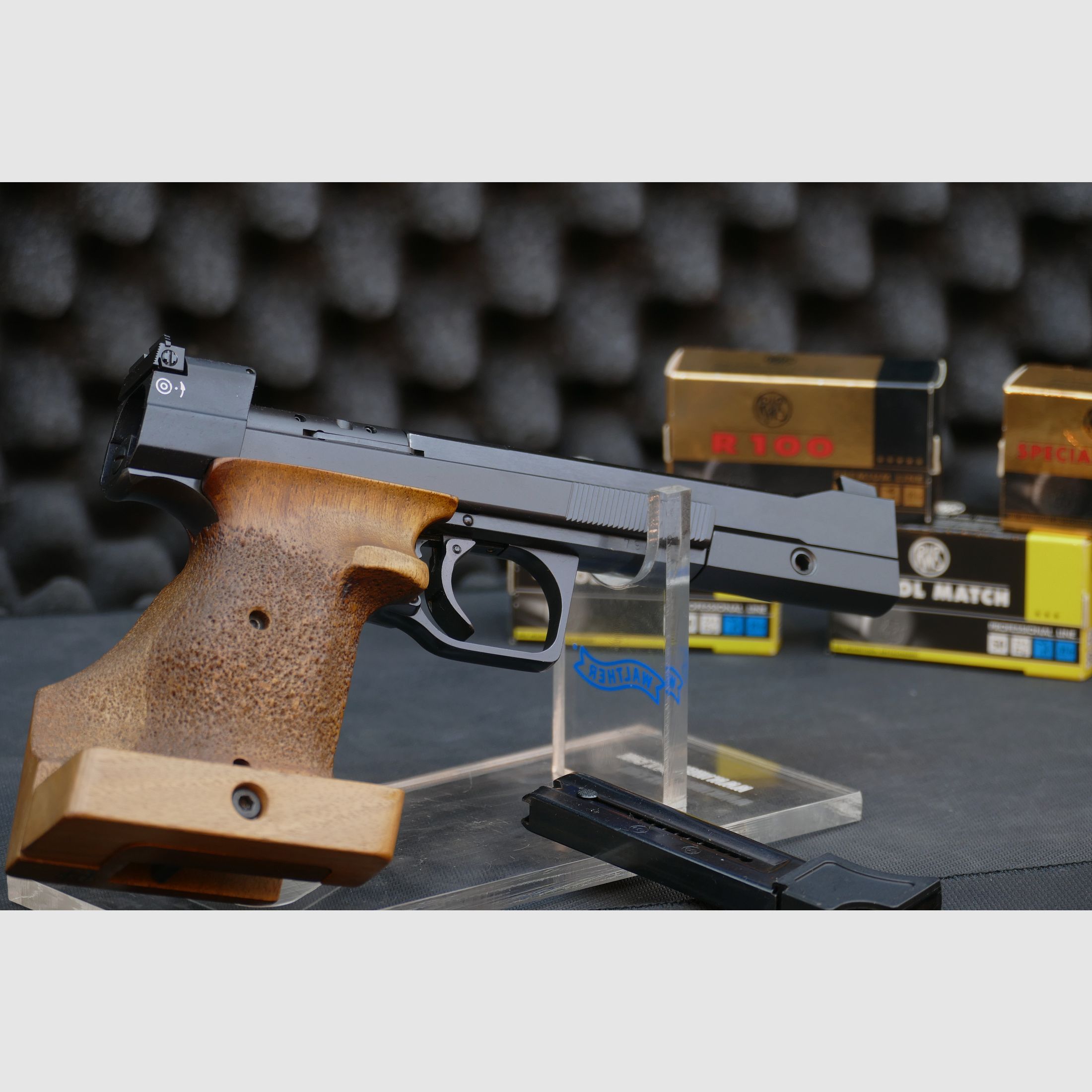 Haemmerli Pistole Mod. 215S, 215 S, Kal. .22long rifle, späte Ausführung (eckige Abzugsbügel)