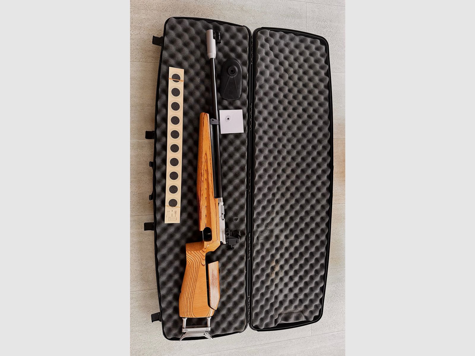 Feinwerkbau Mod.601 generalüberholt, Anschütz Schaftkappe und Gewehrkoffer