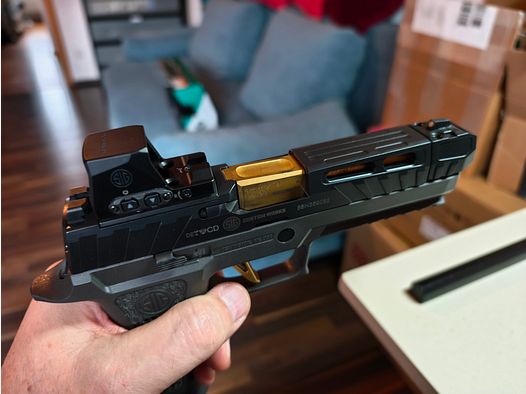 Sig Sauer P320 Spectre COMP pistool met rode stip Romeo