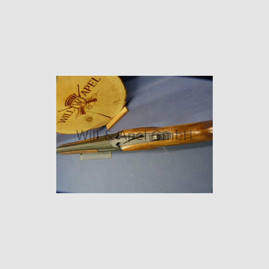 Akkar Churchill Lady Black