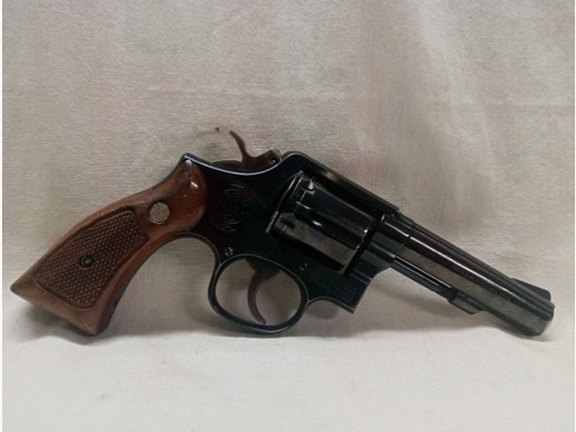 Smith & Wesson 10