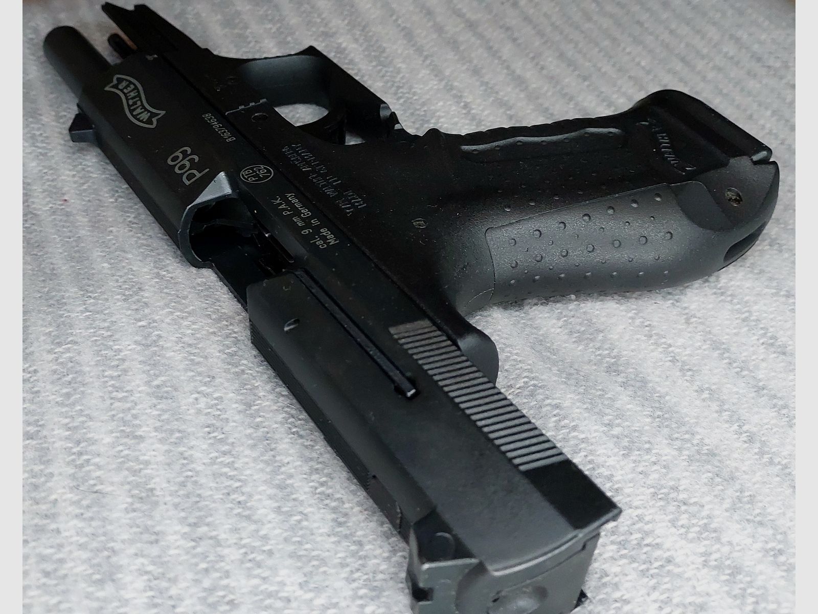 Pistola de fogueo Walther P99 9mm P.A.K. (PTB 762) con multisalida