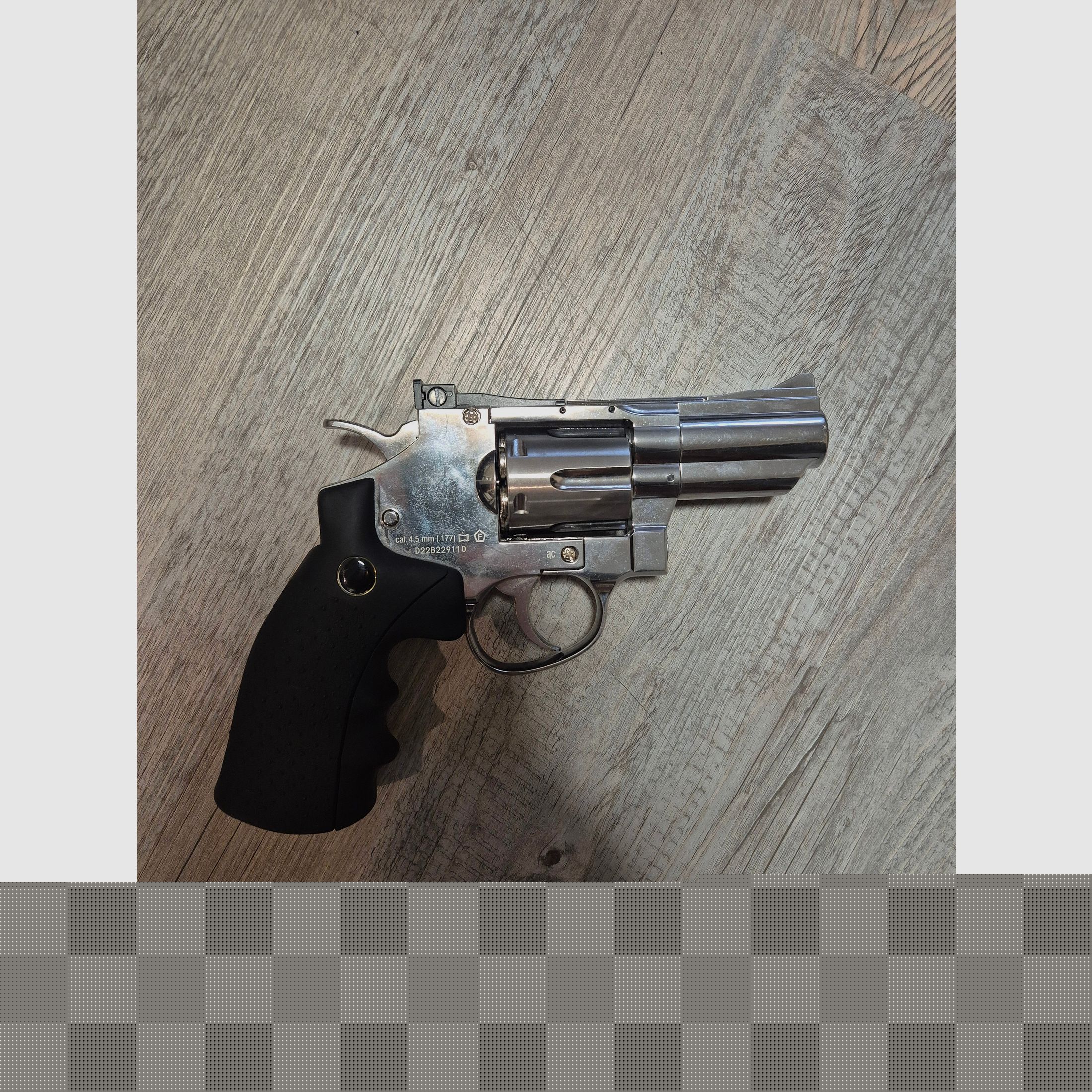 Rewolwer Crosman SNR 177