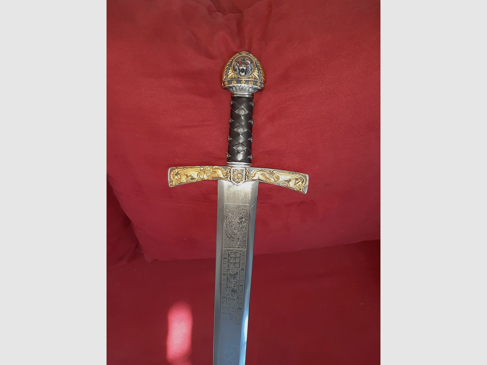 3 Teiliges SET für Liebhaber und  Sammler von KÖNIG RICHART LÖWENHERZ , das SCHWERT, der DOLCH + das  SCHILDWAPPEN