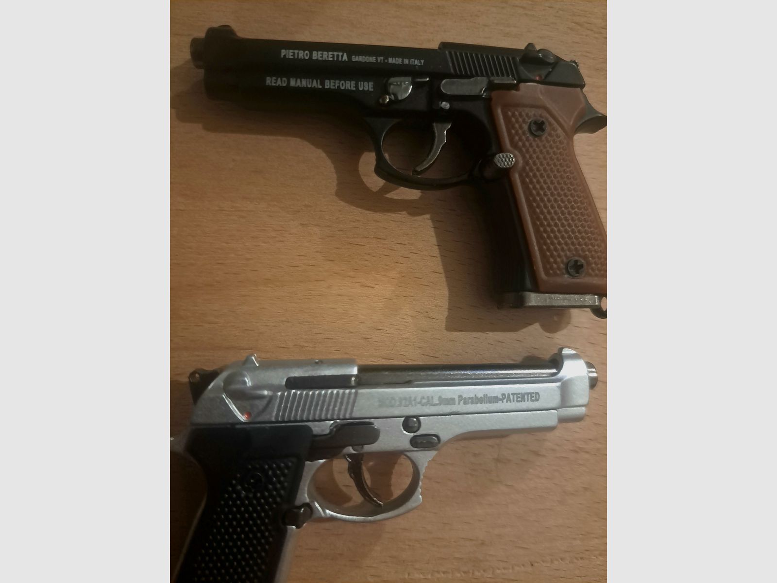 Ganzmetall-Modell Maßstab 1:3,5 - Colt Beretta Glock Smith&Wesson